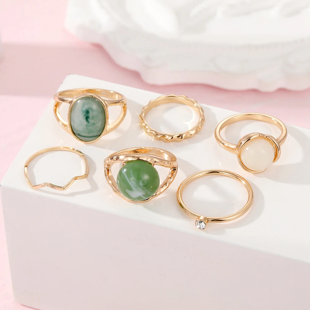 Elegant Emerald Crystal Geometric Fashion Ring