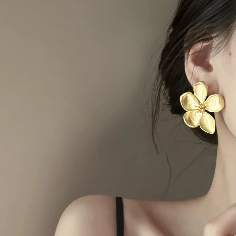 Gold Metal Flower Retro Earrings